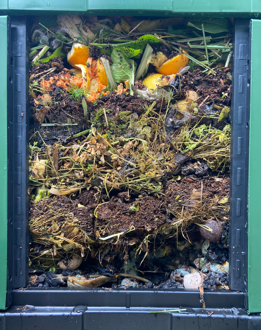 Composting with Aerobin, the initial layers before the food waste turns into compost.